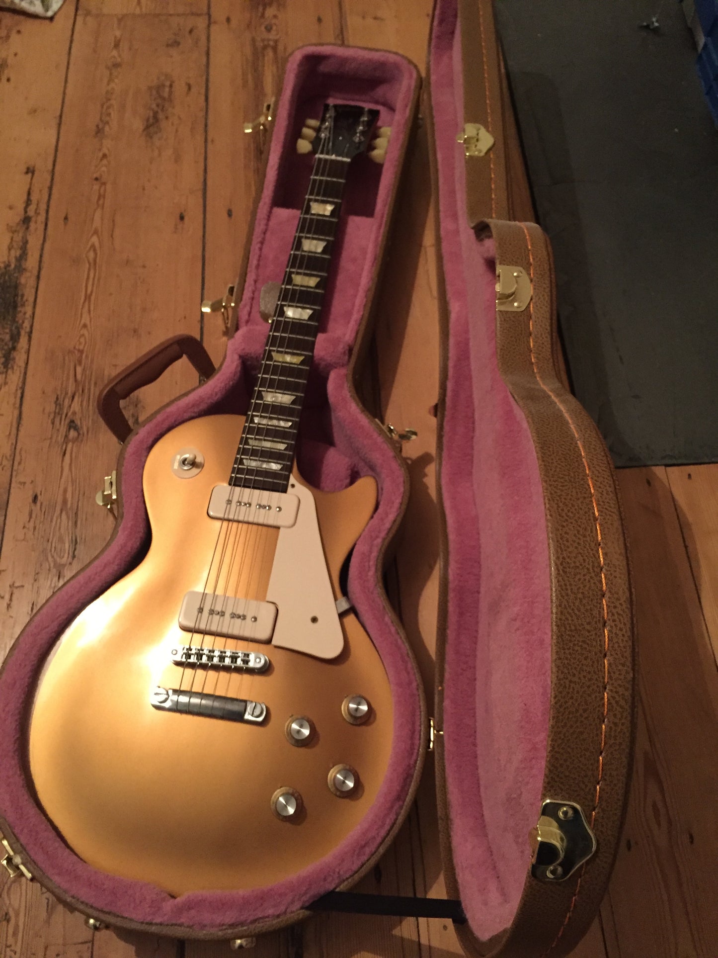 Gibson Les Paul Tribute Gold Top P90