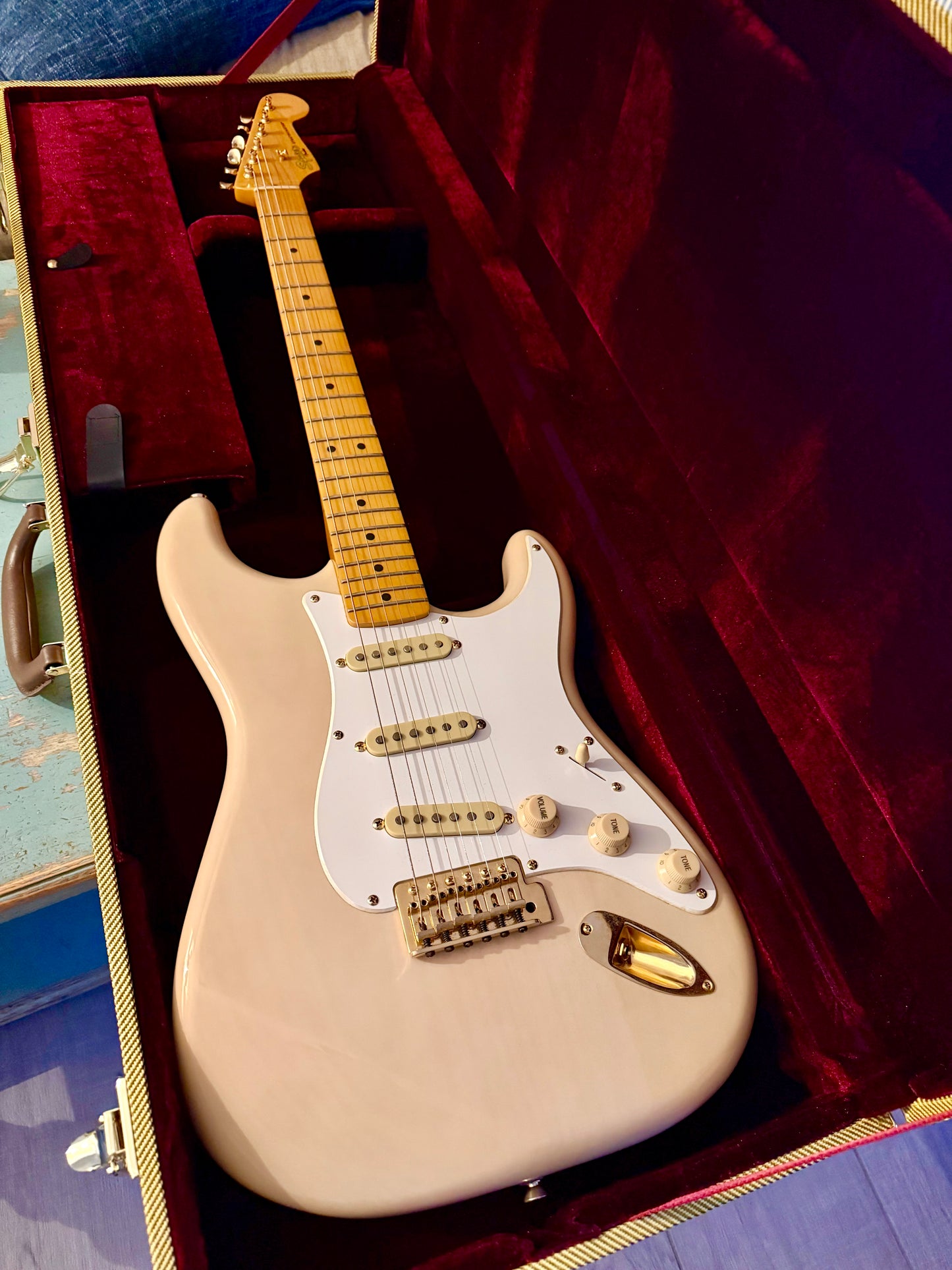 Squier Stratocaster ‘Classic Vibe ‘50’s’ White Blonde ‘Mary Kaye’ with gold hardware 2016