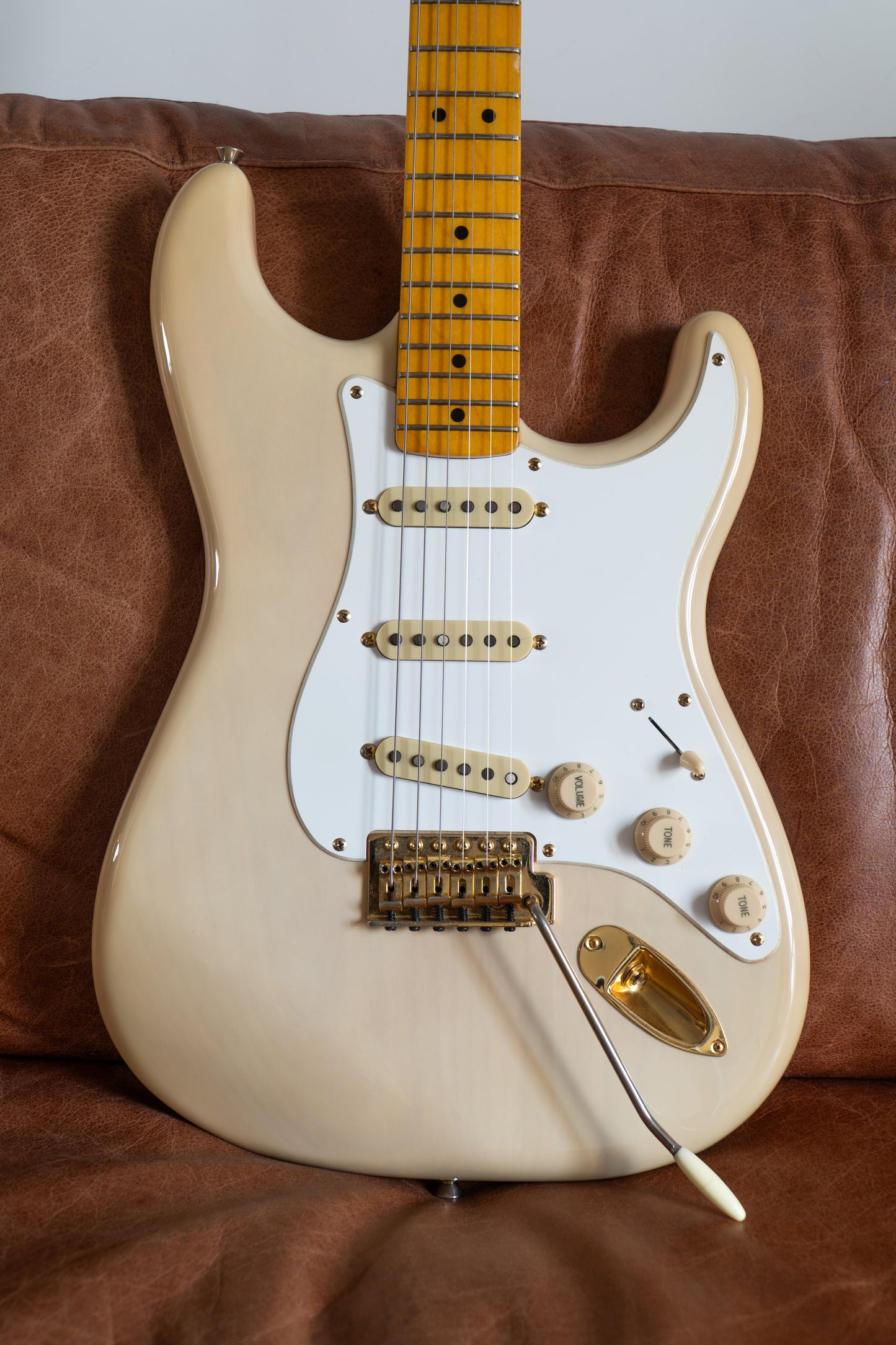 Squier Stratocaster ‘Classic Vibe ‘50’s’ White Blonde ‘Mary Kaye’ with gold hardware 2016
