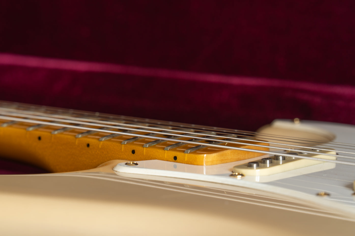 Squier Stratocaster ‘Classic Vibe ‘50’s’ White Blonde ‘Mary Kaye’ with gold hardware 2016