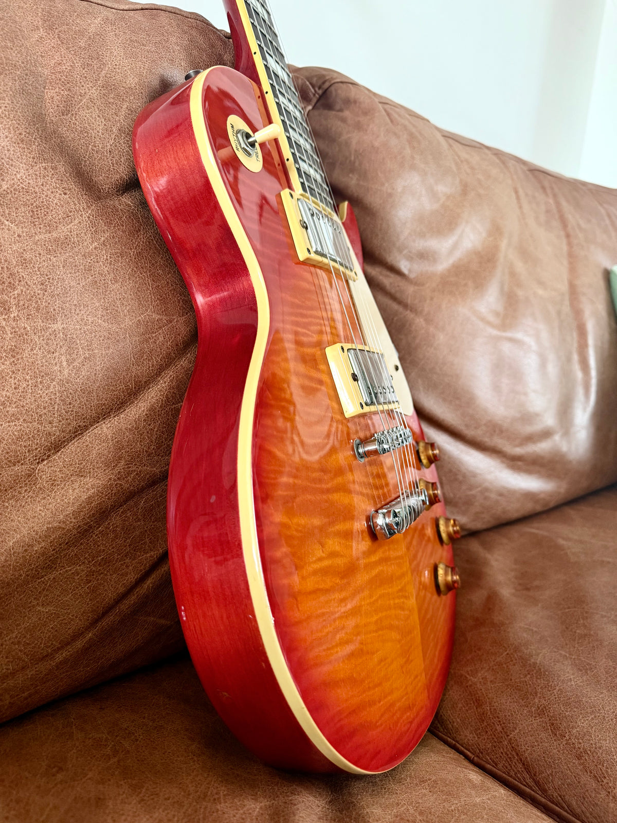 1989 Epiphone Les Paul Standard in Cherry Sunburst with brand new Gator hard case