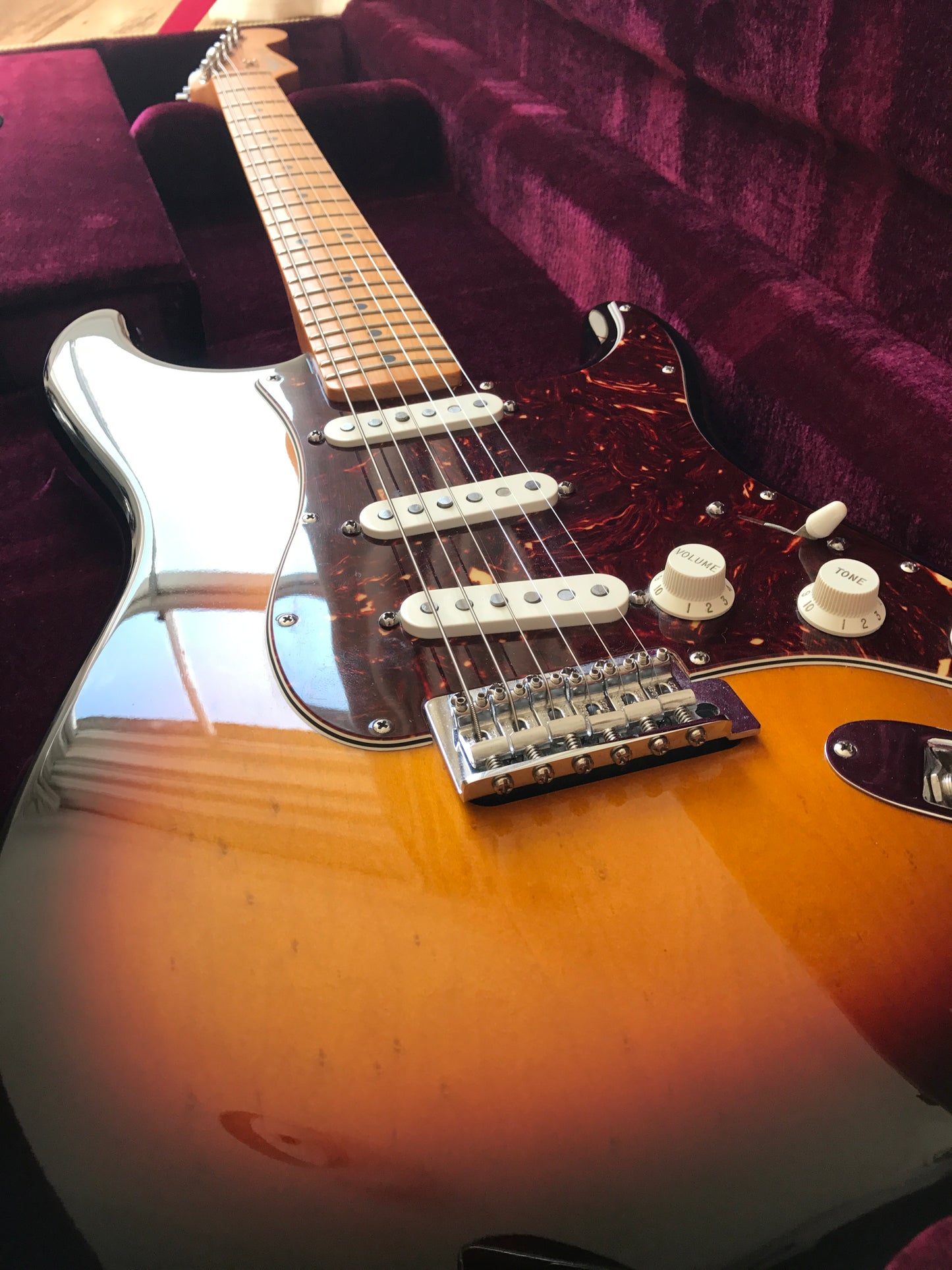 Fender Stratocaster Deluxe Roadhouse 2005 Texas Specials 3 tone sunburst.