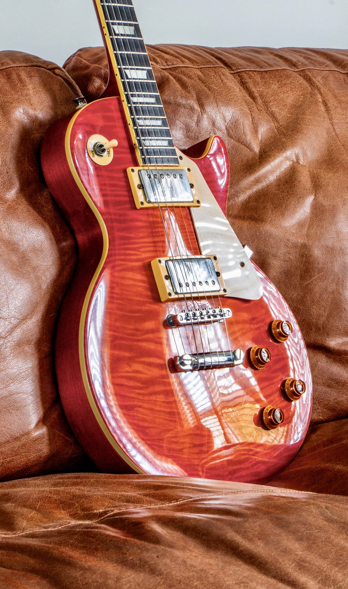 1989 Epiphone Les Paul Standard in Cherry Sunburst with brand new Gator hard case