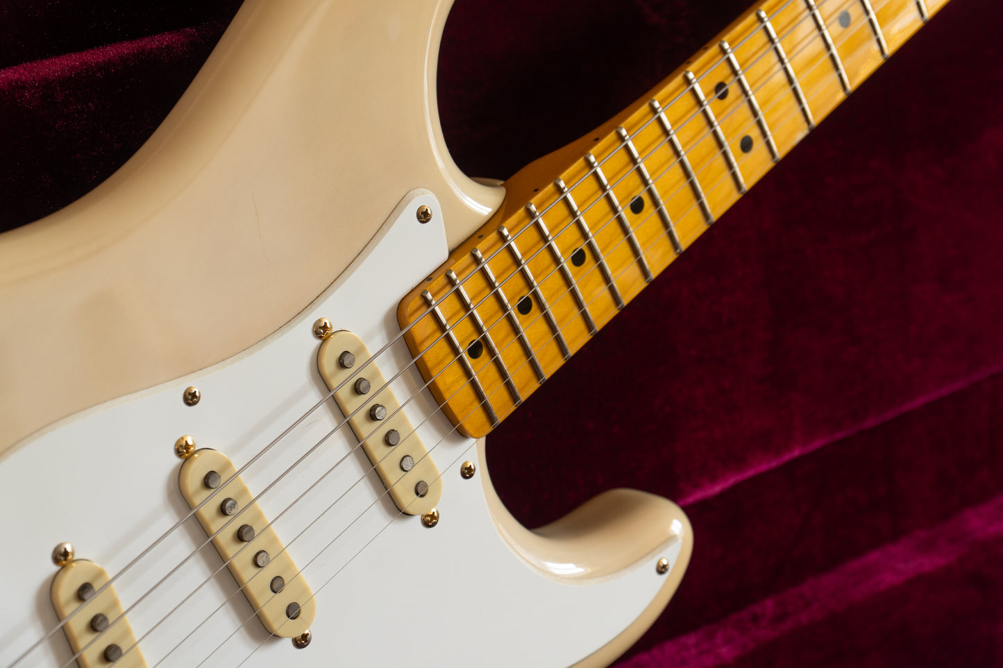 Squier Stratocaster ‘Classic Vibe ‘50’s’ White Blonde ‘Mary Kaye’ with gold hardware 2016