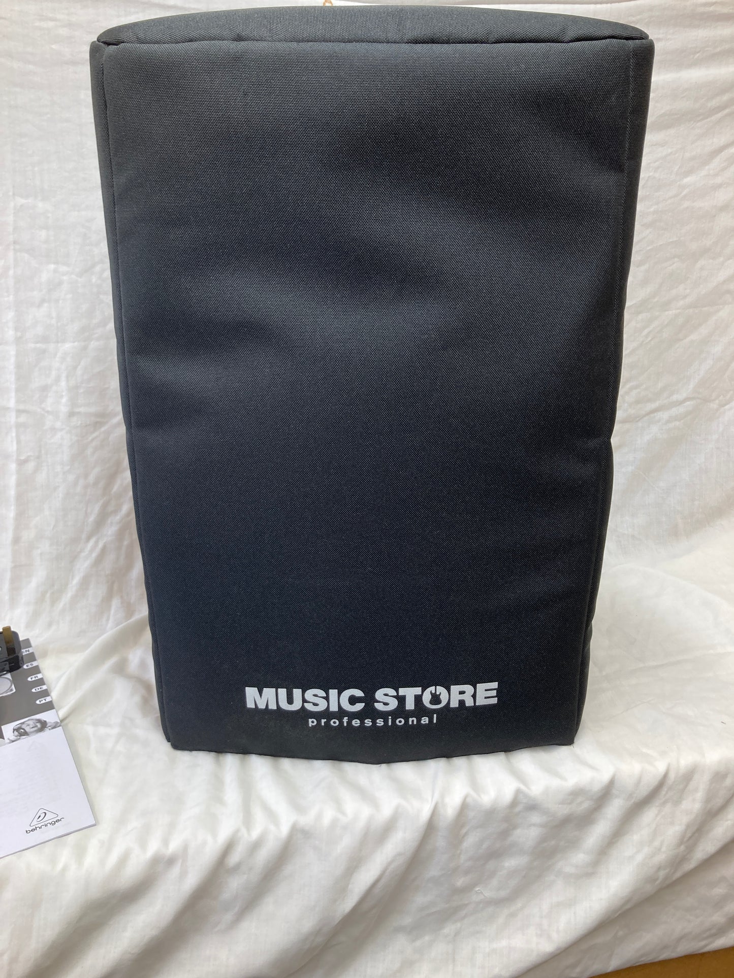 Behringer B212D active 550w 2-way speaker/monitor